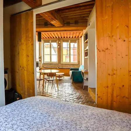 Premium - Nid De L'opera * Λυών